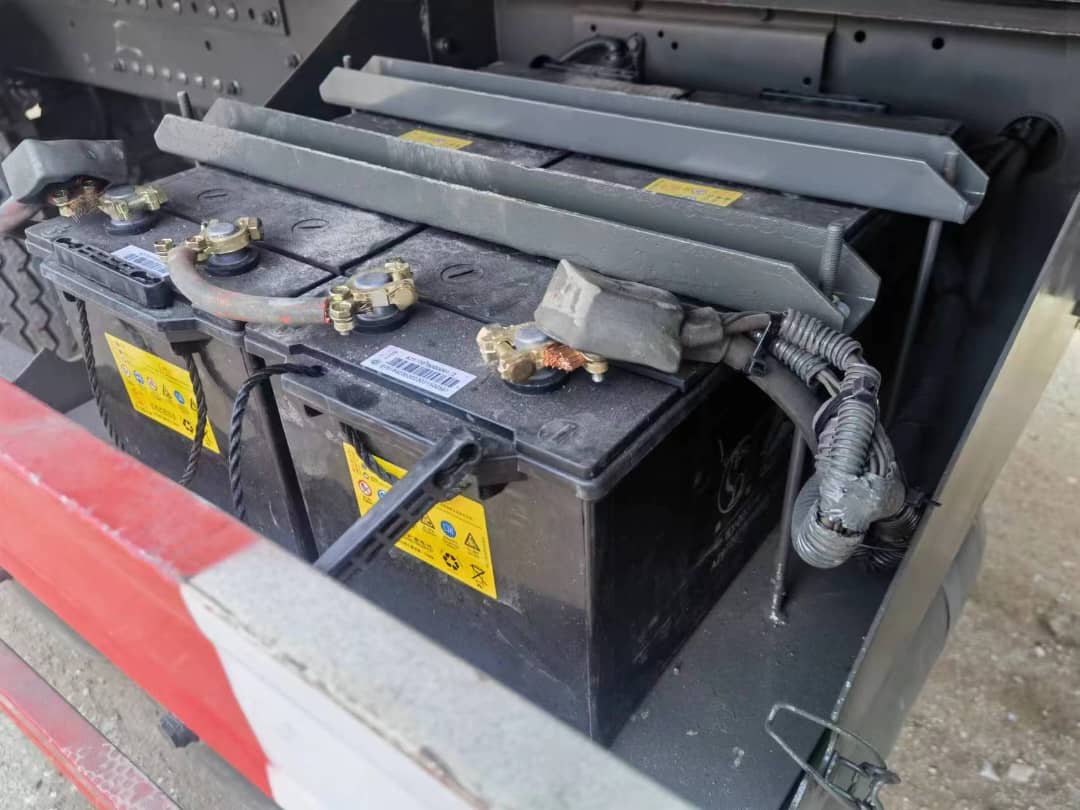 
								Howo Dump truck 8*4 full									